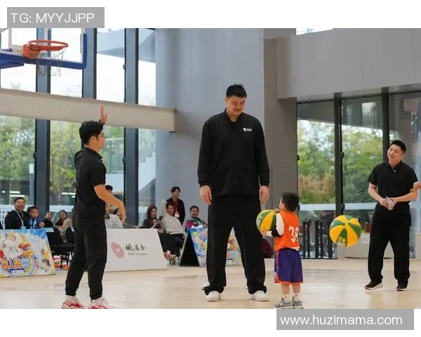 姚明亲自直播训练分享篮球技巧与健身心得引发粉丝热议